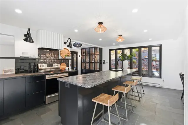 1 Myrtle Hill Road gallery image 13