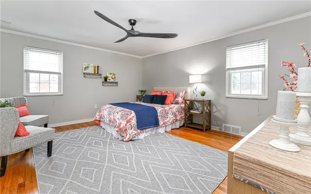 100 Berkeley Meadows Ct gallery image 5