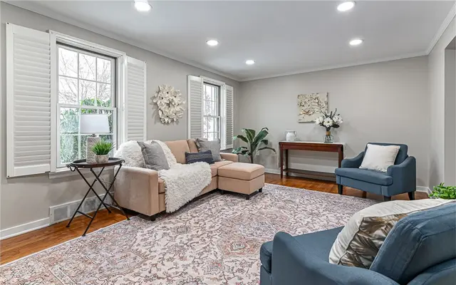 100 Berkeley Meadows Ct gallery image 8