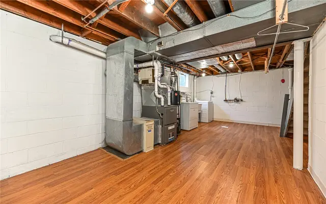 100 Berkeley Meadows Ct gallery image 9