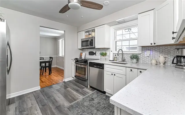 100 Berkeley Meadows Ct gallery image 16