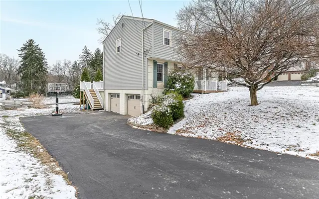 100 Berkeley Meadows Ct gallery image 32