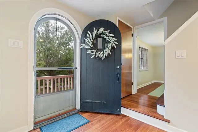 100 Harbeth Dr gallery image 3
