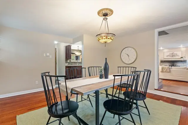 100 Harbeth Dr gallery image 8
