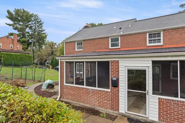 100 Harbeth Dr gallery image 9