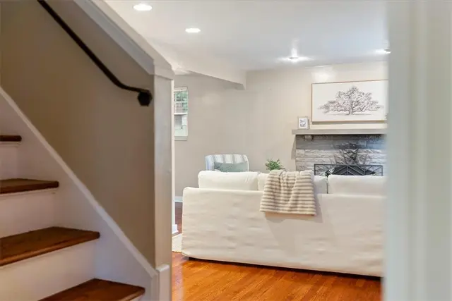 100 Harbeth Dr gallery image 32