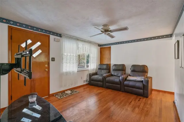 100 Longvue Dr gallery image 4