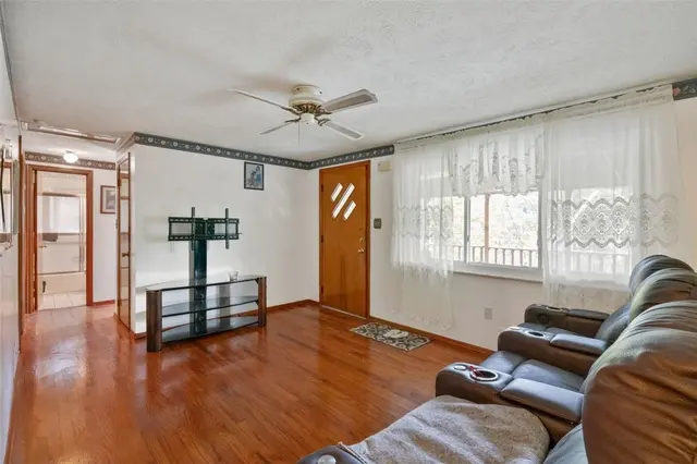 100 Longvue Dr gallery image 6