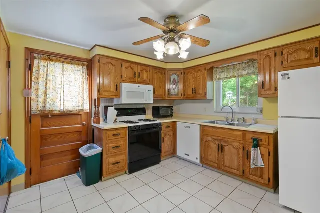 100 Longvue Dr gallery image 8