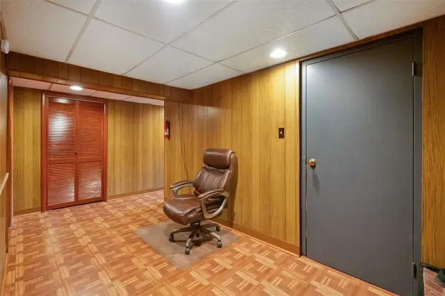 100 Longvue Dr gallery image 17