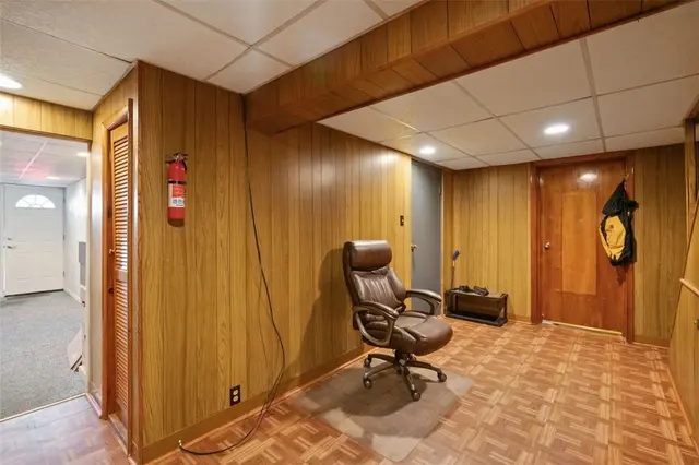 100 Longvue Dr gallery image 18