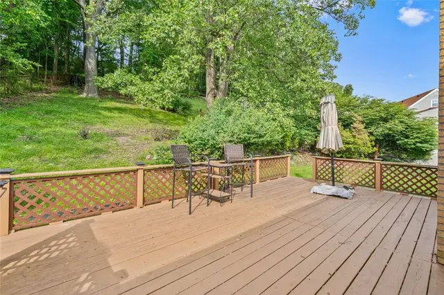 100 Longvue Dr gallery image 21