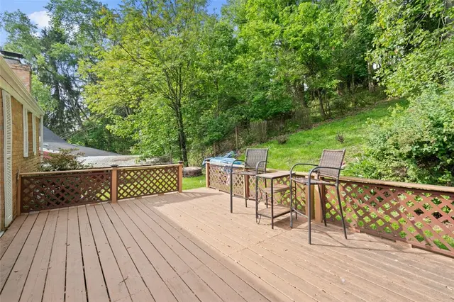 100 Longvue Dr gallery image 23