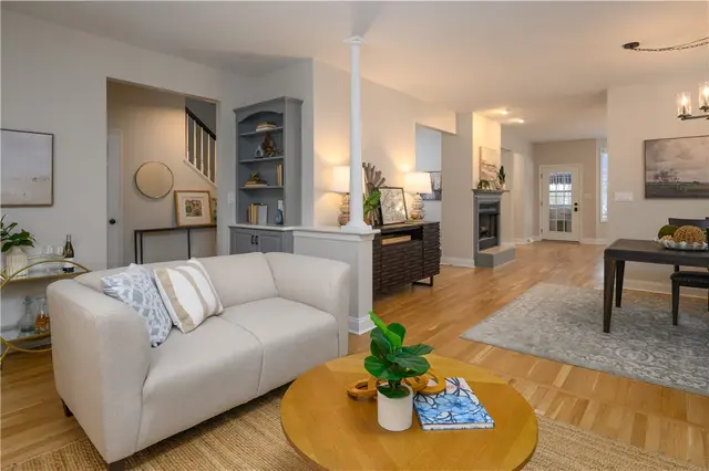 100 Summerlawn Dr gallery image 6