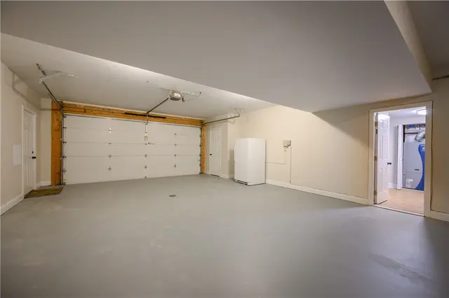 100 Summerlawn Dr gallery image 32
