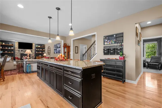 100 Wickerham Dr gallery image 9