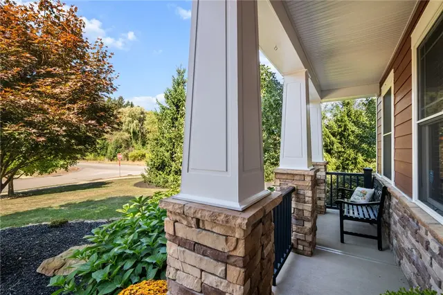 100 Wickerham Dr gallery image 14
