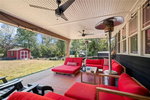 100 Wickerham Dr gallery image 42