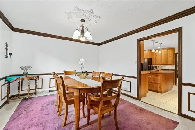 10015 Pine Ridge Dr gallery image 5