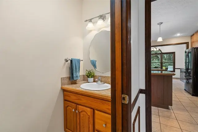 10015 Pine Ridge Dr gallery image 8