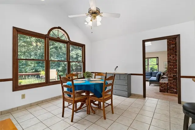 10015 Pine Ridge Dr gallery image 13