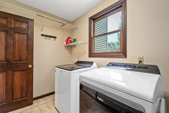 10015 Pine Ridge Dr gallery image 14