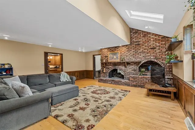 10015 Pine Ridge Dr gallery image 16