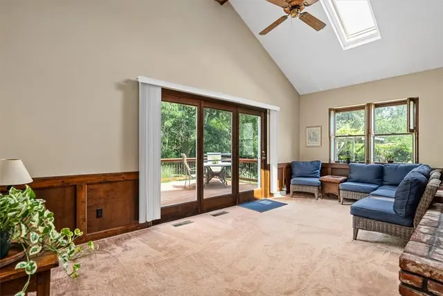 10015 Pine Ridge Dr gallery image 17