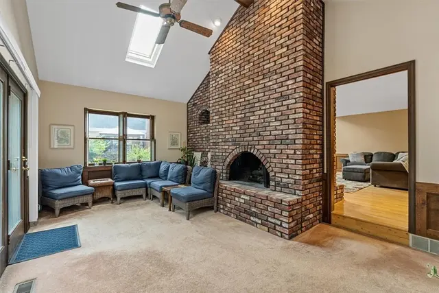 10015 Pine Ridge Dr gallery image 18