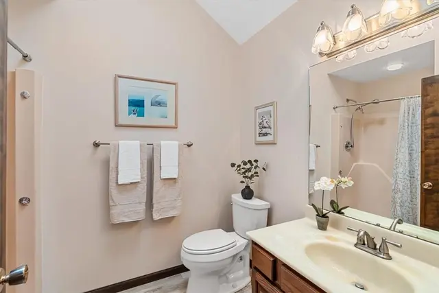 10015 Pine Ridge Dr gallery image 21