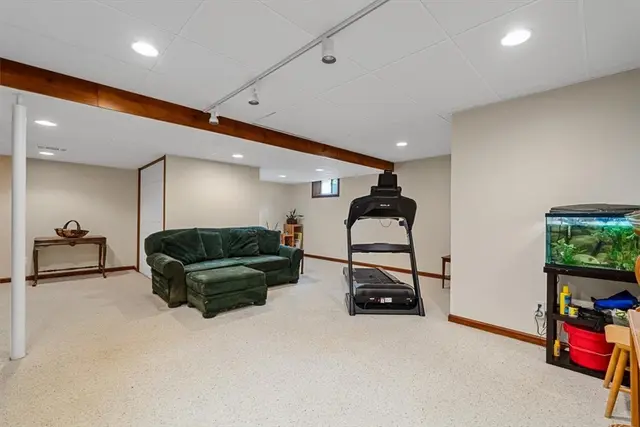 10015 Pine Ridge Dr gallery image 27