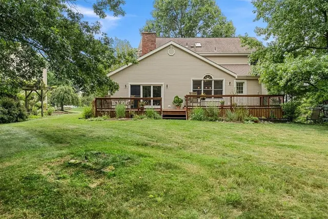 10015 Pine Ridge Dr gallery image 29