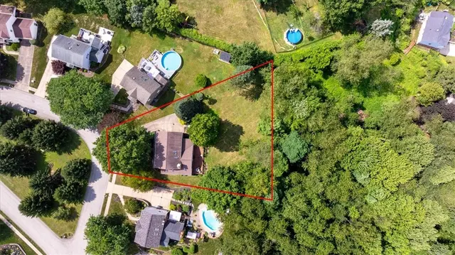 10015 Pine Ridge Dr gallery image 33