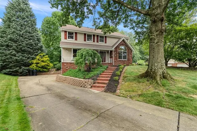 10015 Pine Ridge Dr gallery image 36