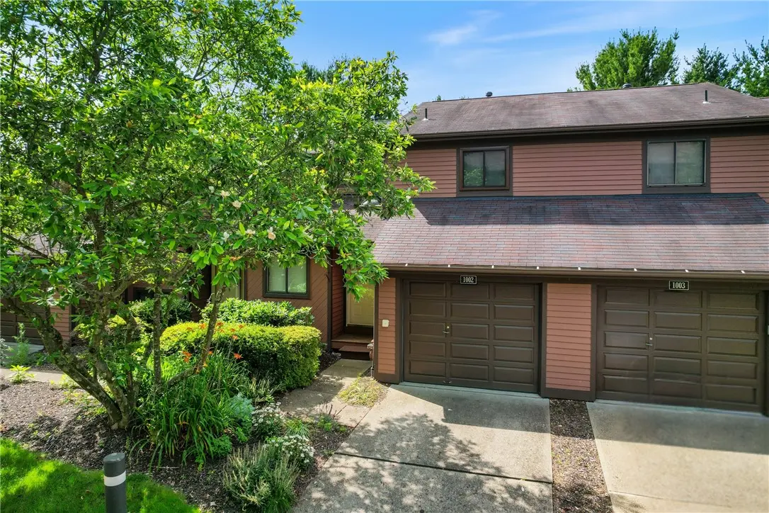 1002 Forest Edge Ct