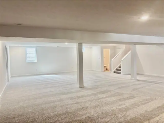 1002 Whistler Way gallery image 5
