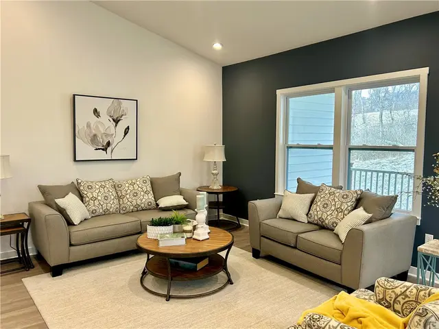 1002 Whistler Way gallery image 15