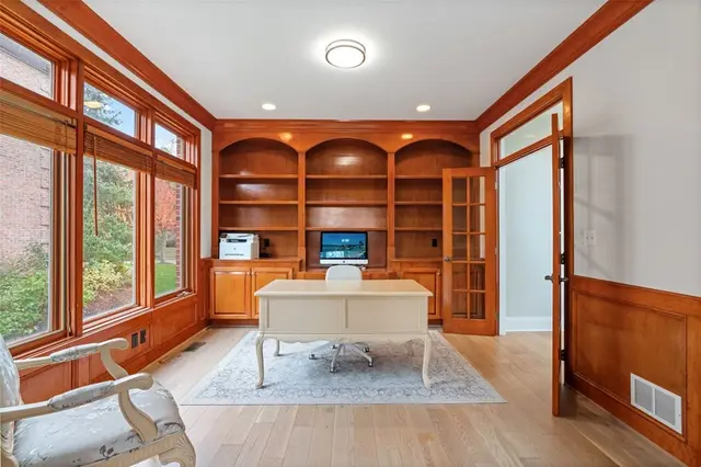 1004 Amy Place gallery image 11