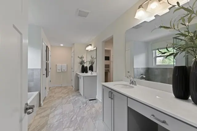 1004 Whistler Way gallery image 9