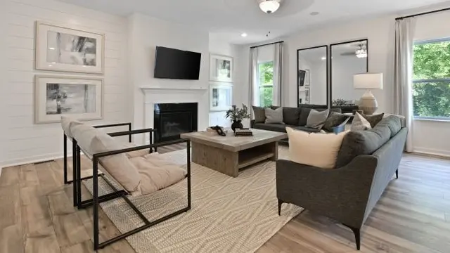 1004 Whistler Way gallery image 11