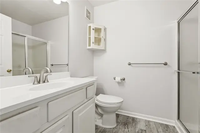 1006 Lenox Oval gallery image 39
