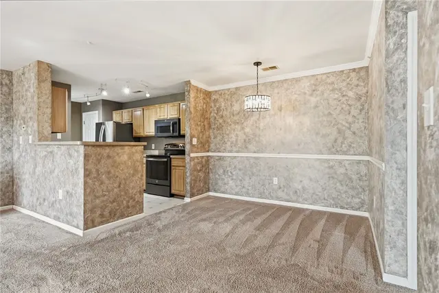 1006 Lenox Oval gallery image 40