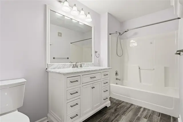 1006 Lenox Oval gallery image 41