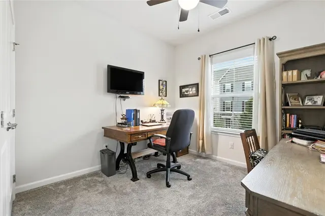 1006 Mohawk Lane gallery image 6
