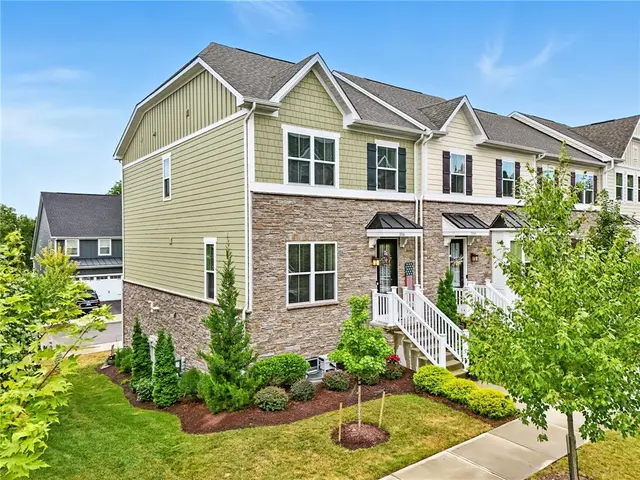 1006 Mohawk Lane