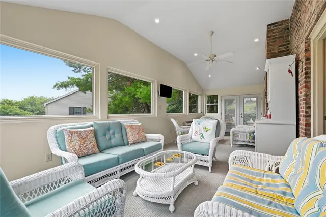 10062 Oakridge Drive gallery image 5