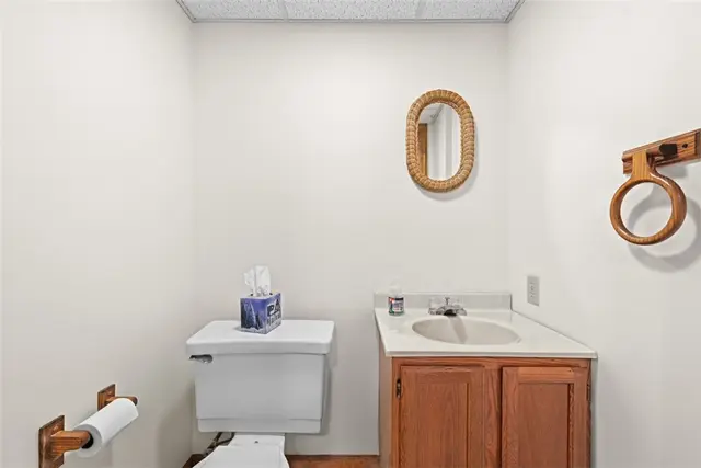 10062 Oakridge Drive gallery image 9