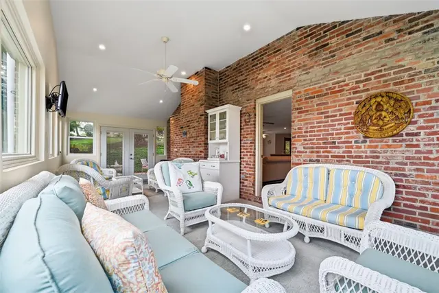 10062 Oakridge Drive gallery image 14