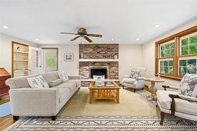 10062 Oakridge Drive gallery image 15