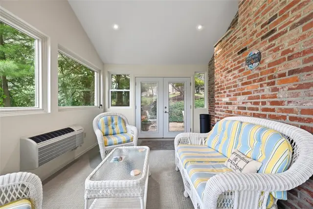 10062 Oakridge Drive gallery image 16